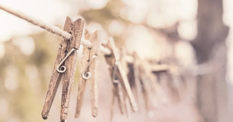 Laver son linge en cabine : la technique qui libère de la place